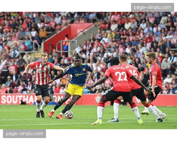 现场：伊蒂哈德球场响起“布鲁诺”之歌，曼联队长B费一次关键拦截点燃客队球迷激情