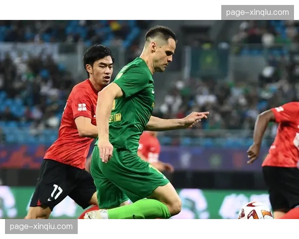 【2026年4月中超联赛·赛中·花絮现场：VAR长时间介入判定点球，上海德比一度中断近5分钟